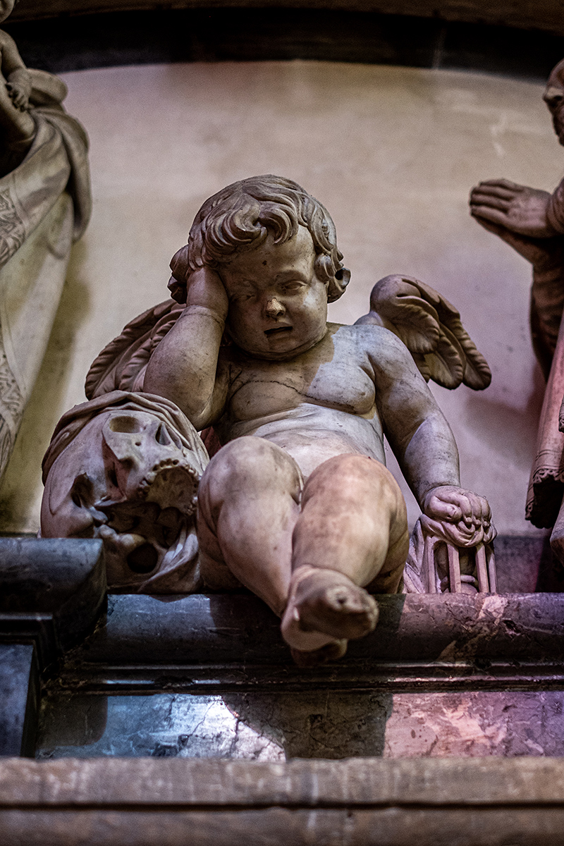 Kathedarle in Amiens: Weinender Engel von dem Bildhauer Nicolas Blasset